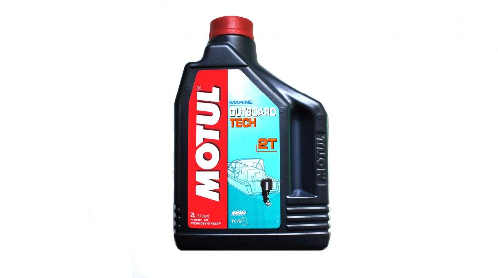 Масло 2 такта. Motul Marine outboard 2t TC-w3. Motul outboard 2t. Motul outboard Tech 2t. Масло мотюль 2т для лодочных моторов.